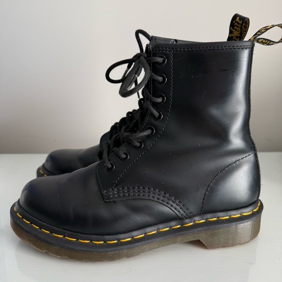 Dr. Martens 1460 Smooth Leather 8-eye Boots Yellow Welt Heel Loop Black Size 6 - Picture 5 of 16